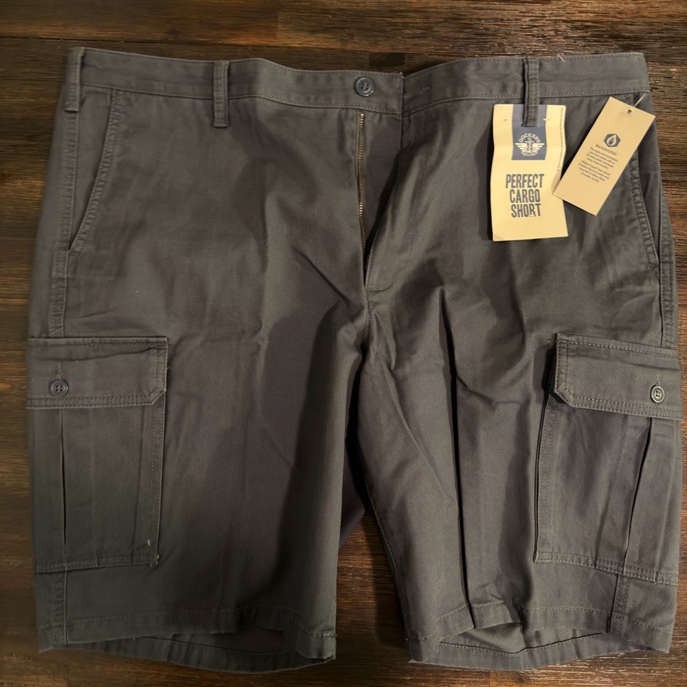 Dockers Men's Cargo Shorts in Dark Gray